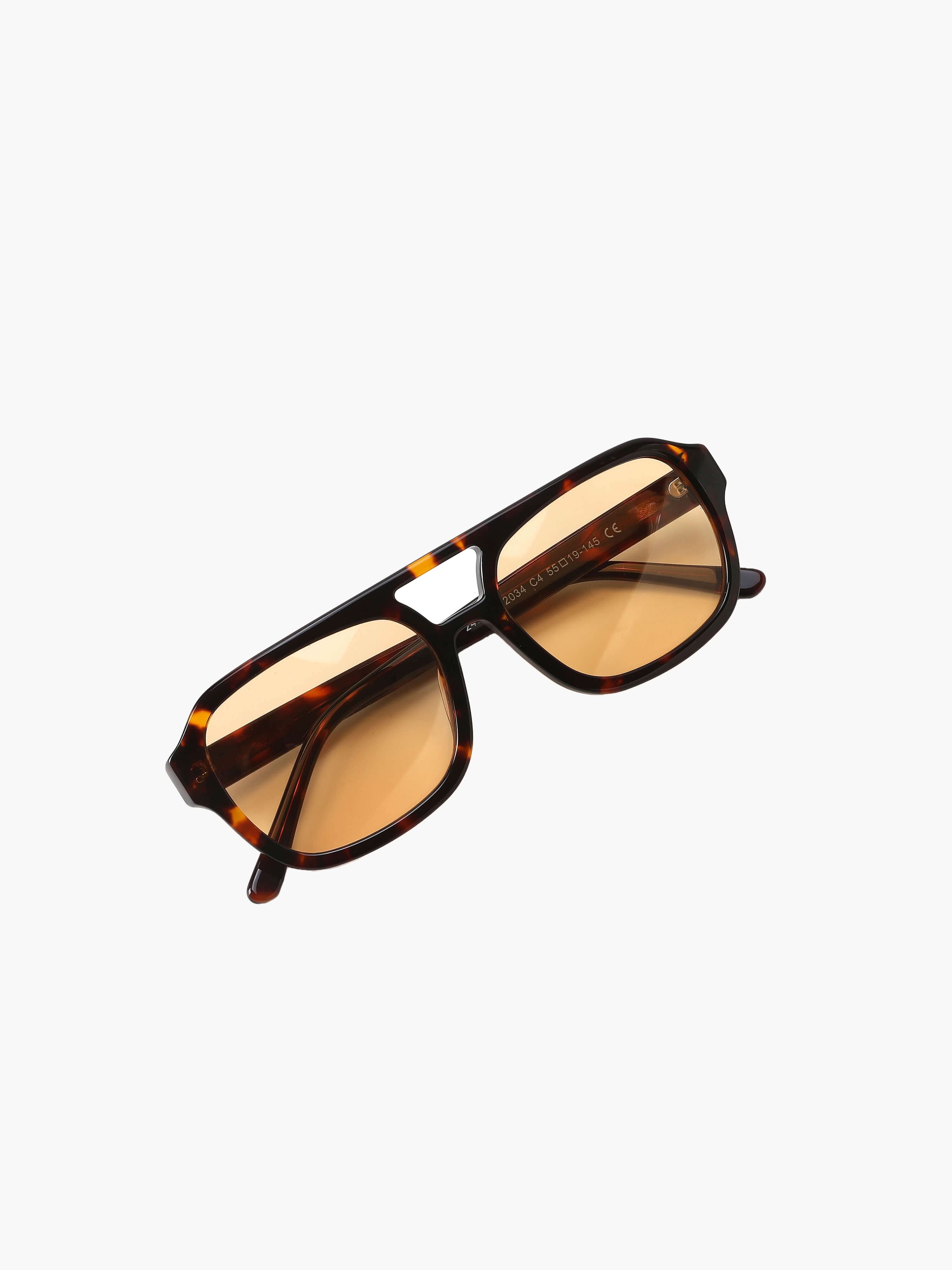 Alyssa - elegant sunglasses — view 3