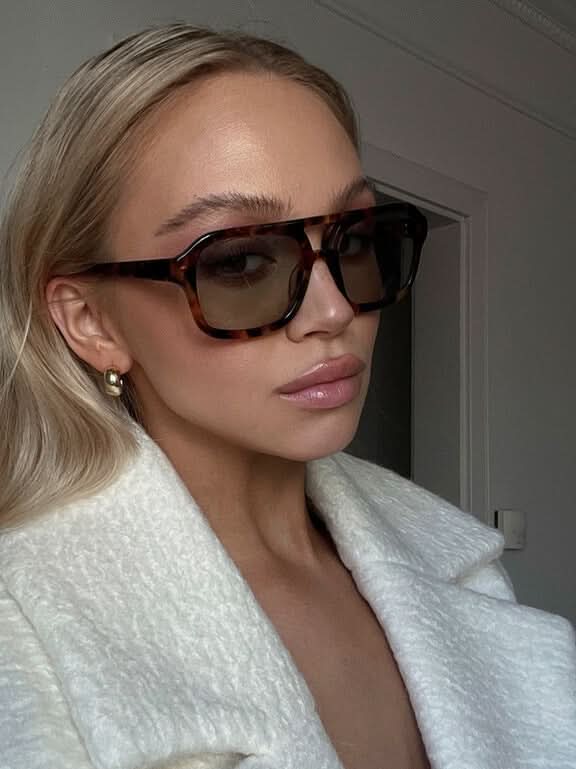 Alyssa - elegant sunglasses — view 10