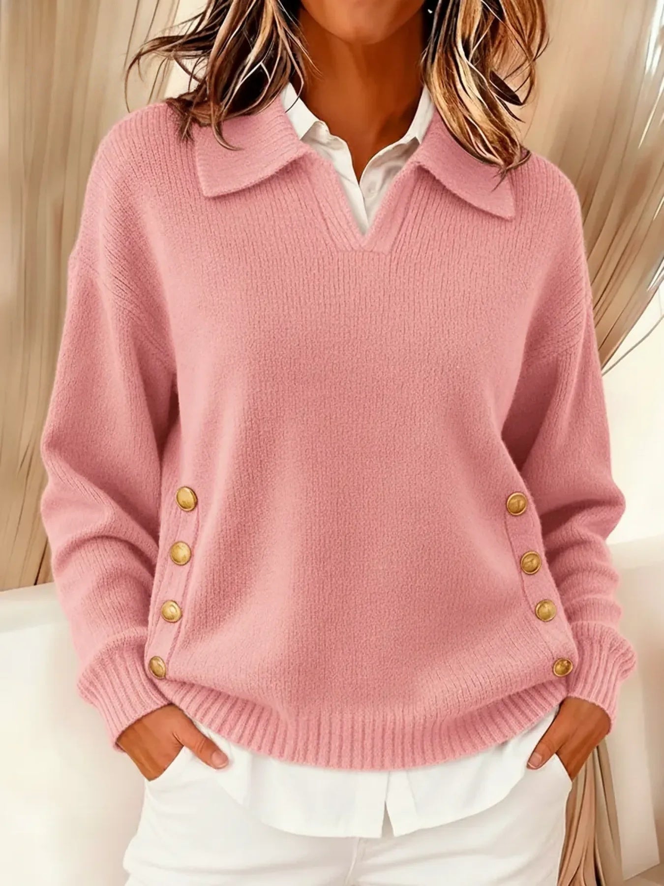 Barbara - T-shirt collar with gold buttons — view 2