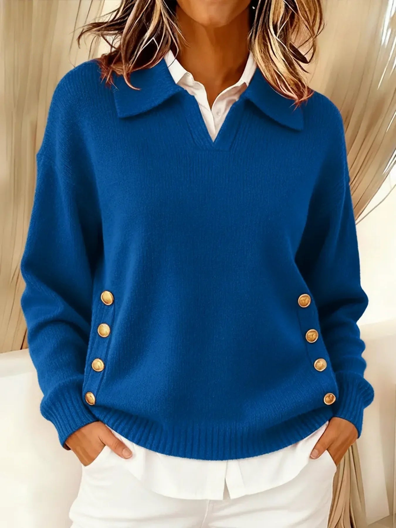 Barbara - T-shirt collar with gold buttons — view 4
