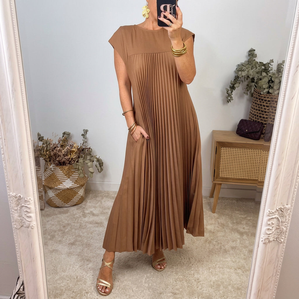 Daisy - timeless comfort dress — view 15