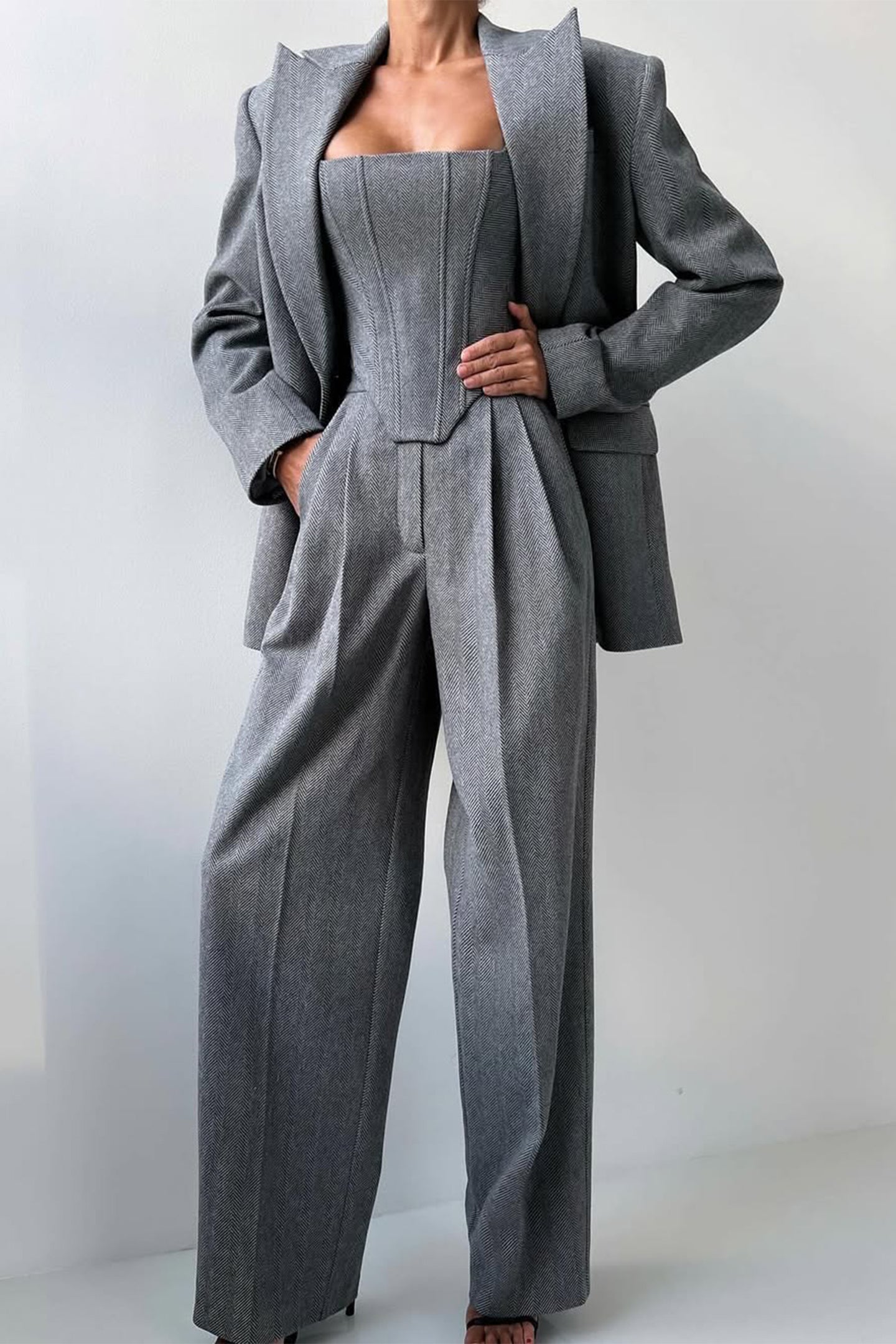 Elegant three-piece set — view 2