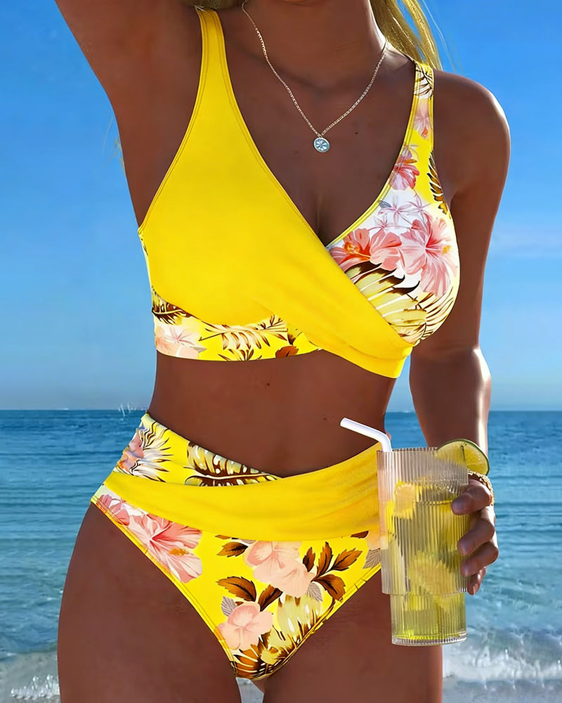 Freya - bikini with contrasting floral print and slit — view 5