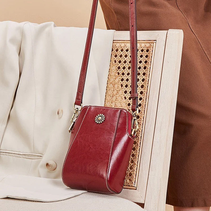 Freya – compact monochrome mini handbag — view 16