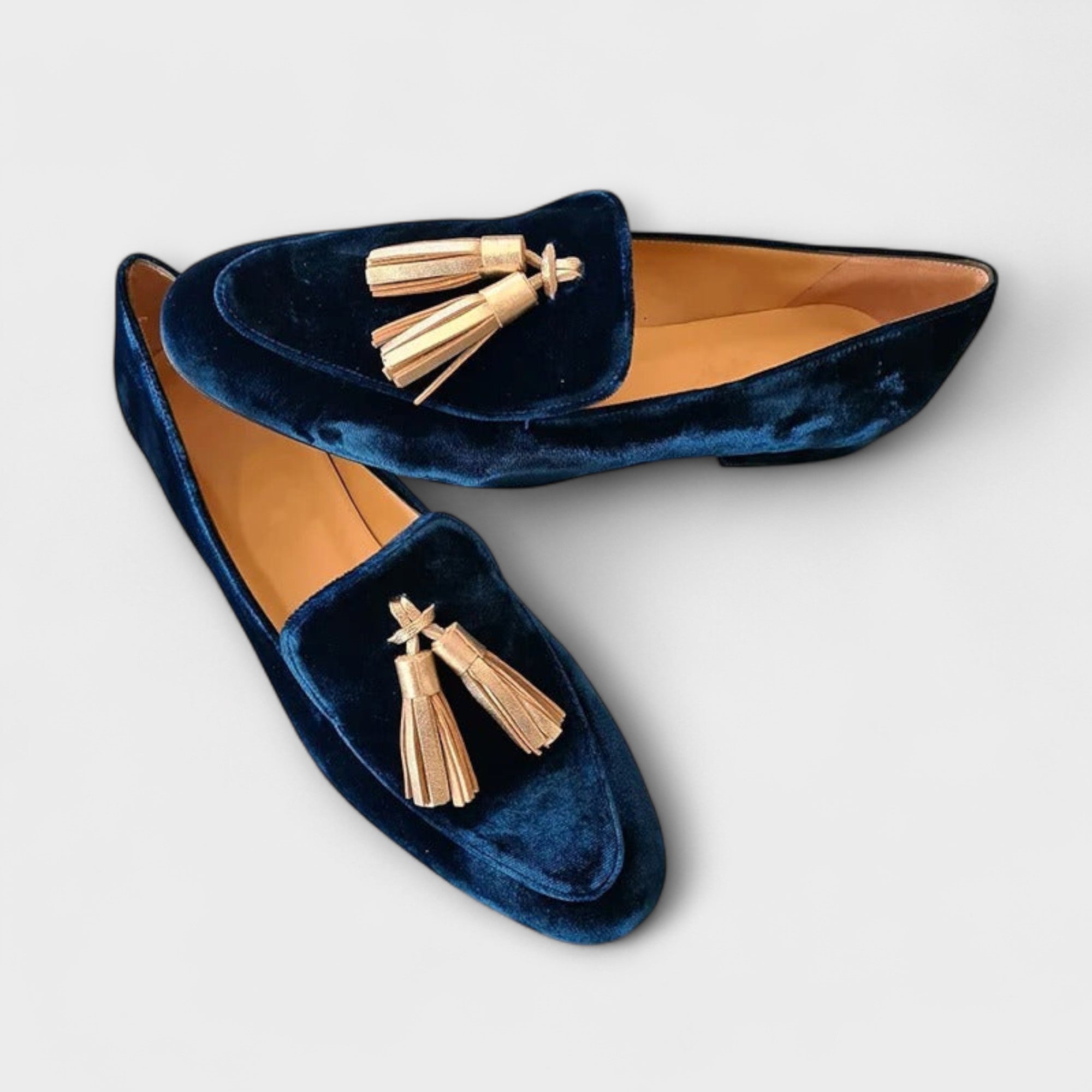 Laura - retro-inspired moccasins with tassels — view 2