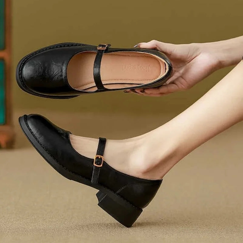 Leni - timeless strappy shoes — view 2