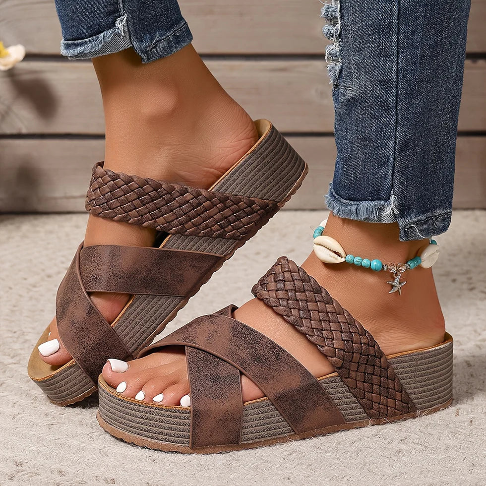 Lindsay - comfortable sandals — view 2