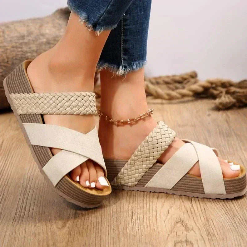 Lindsay - comfortable sandals — view 3