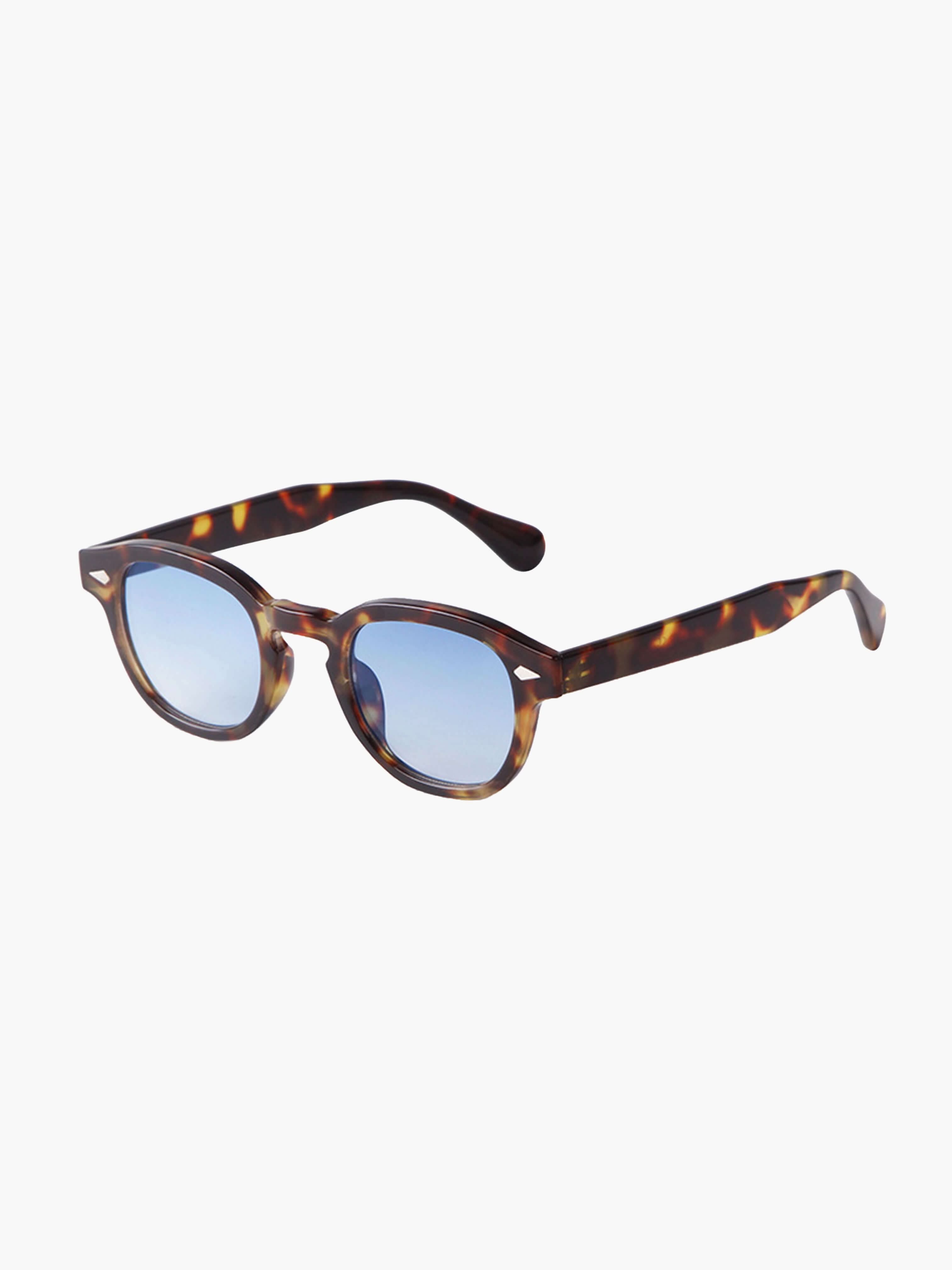 Megan – sophisticated sunglasses — view 1
