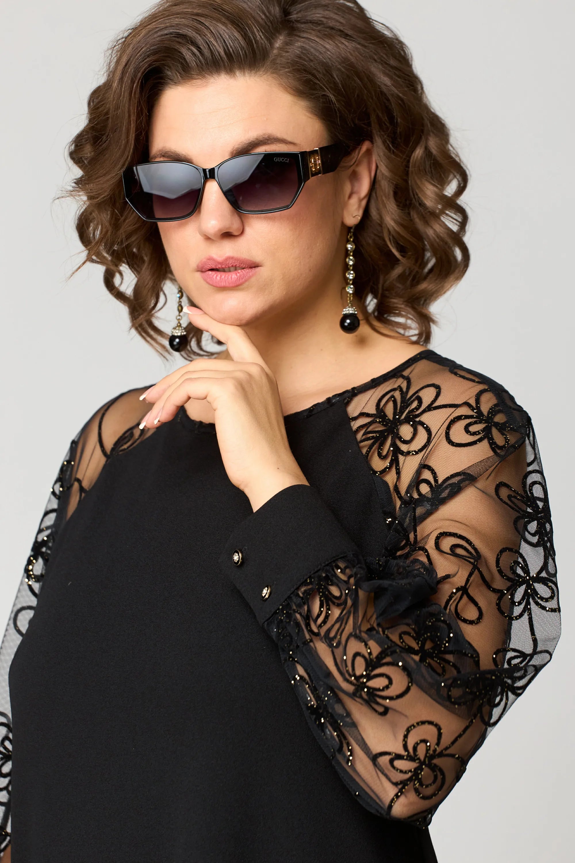 Natalie - elegant lace dress — view 3