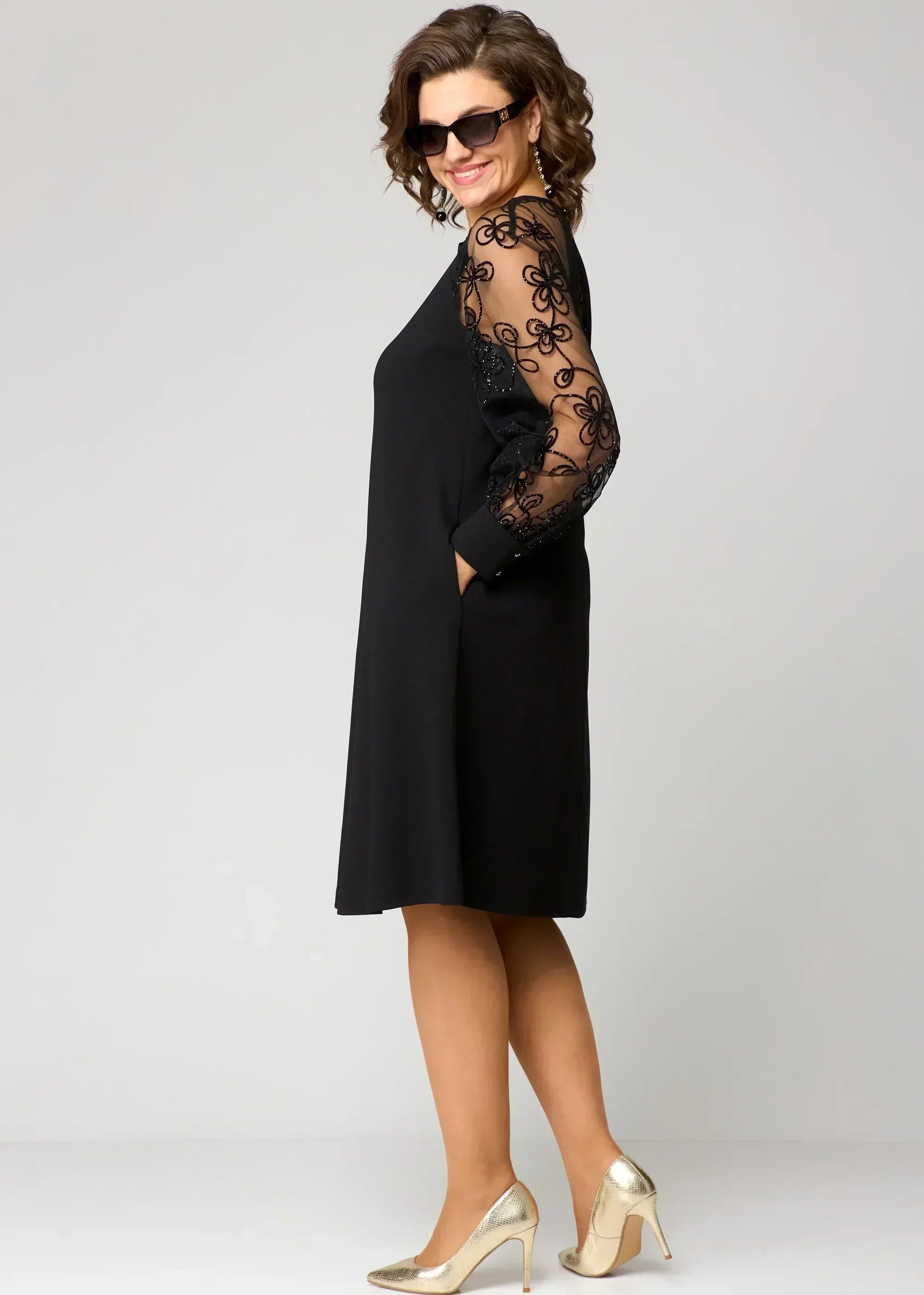 Natalie - elegant lace dress — view 5