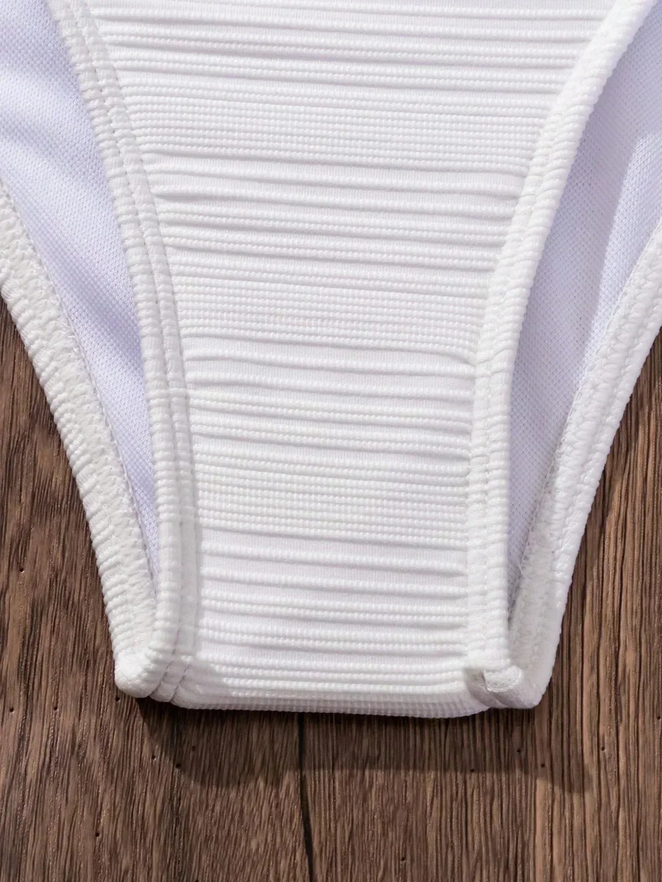 Sienna - High-rise criss-cross top, high-waisted bikini — view 7